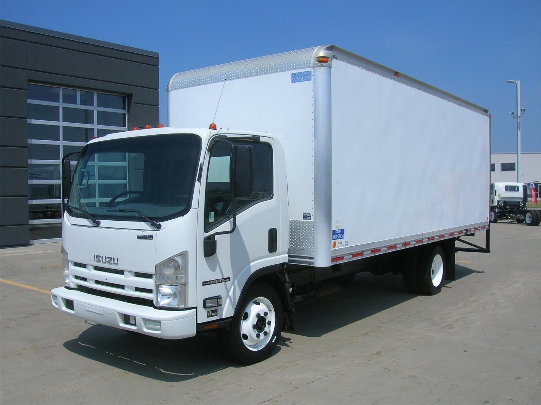 Why Choose Aftermarket Isuzu NPR/NRR/NQR Truck Parts from EverTrust Parts